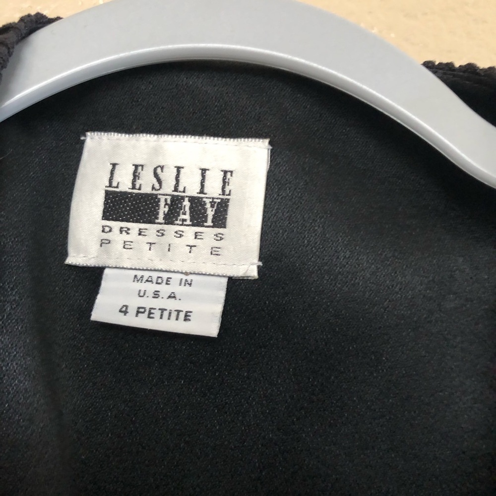 Vintage Leslie Fay Padded Blazer Size 4 P - Picture 3 of 4